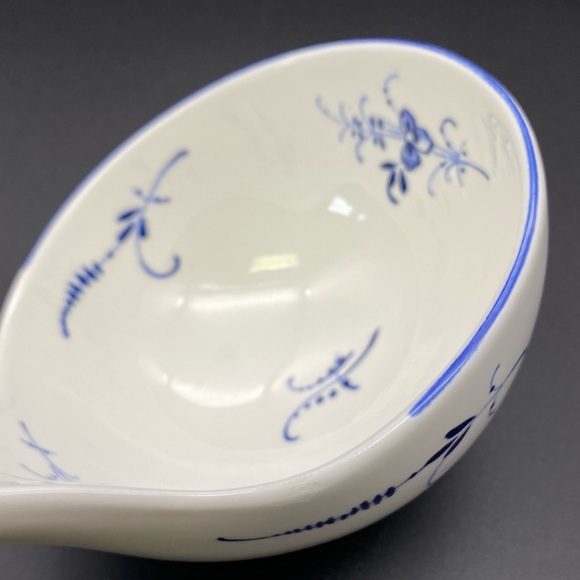 Villeroy & Boch Ceramic White & Blue Flower Ladle - Picture 13 of 13